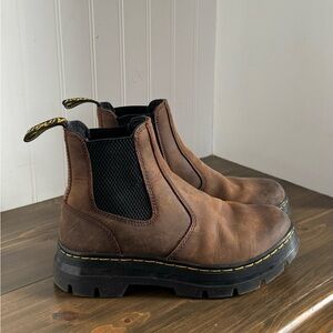 Dr Martens Brown leather chelsea boot. Size 6